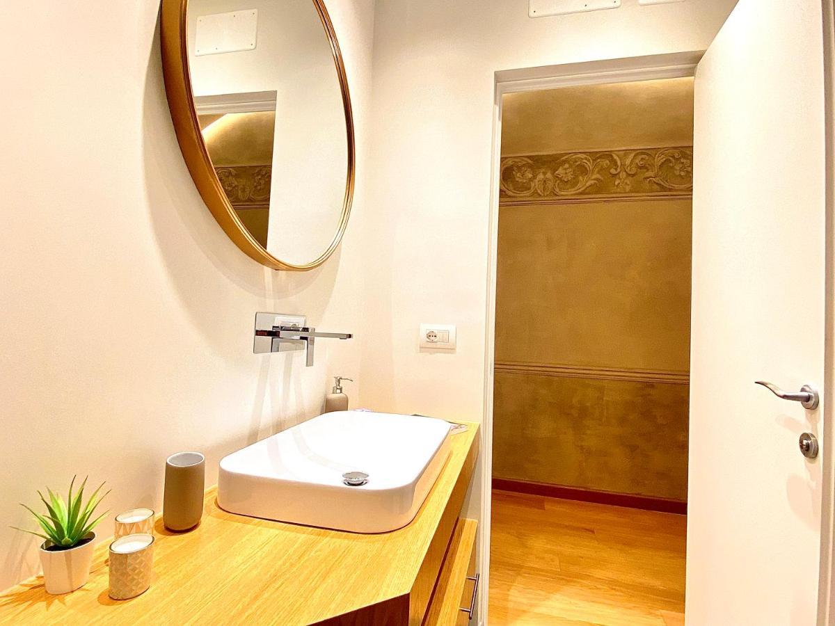 Amazing San Lorenzo 19, Rolli Palace Unesco - Overlooking The Cathedral Free Private Parking
