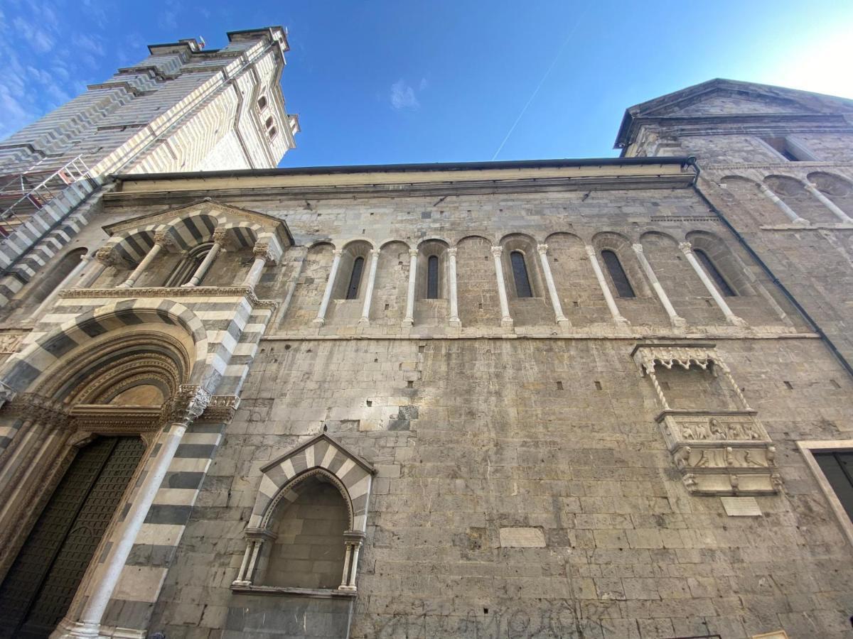 Historic Dimora San Lorenzo 19, Rolli Unesco - Overlooking The Cathedral - Free Private Parking- Apartment